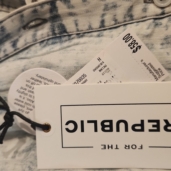 For The Republic Short Sleeve Acid Wash Shirt. NWT.  SIZE S - Picture 3 of 4